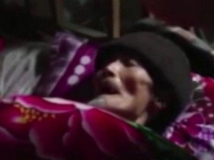 Старец възкръсна на погребението си