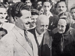 Голи снимки свалят от власт Антон Югов
 