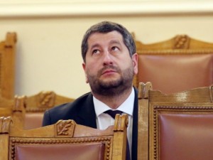 Флагът на Христо Иванов: Право, гей бракове и долу Цацаров