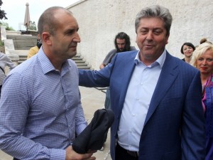 Екипът на Радев като имитация на „Първанов”
 