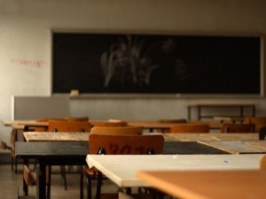 Погребаха 764 училища 
 
