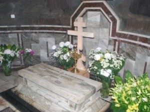 Чудо! Св. Серафим цери рак и болни очи