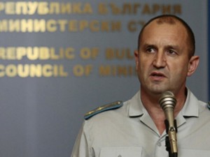 Румен Радев е живял против устава