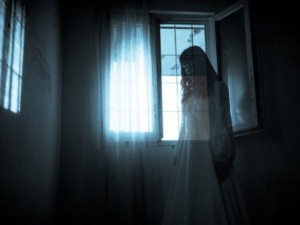 Зъл полтъргайст тормози майка с дете