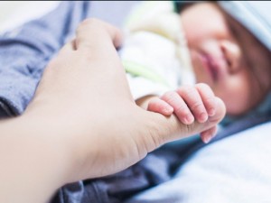 Българките изоставят по 3 деца на ден
 
