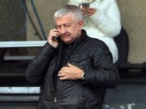 Крушарски развърта дървен господ