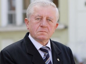 Ген. Михо Михов: Трябва референдум за казармата
 
 