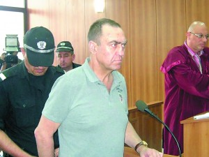 Кметът насилник ще лежи 6 години
 