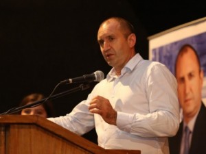 Радев, защо не отиде при „Безсмъртния полк“?