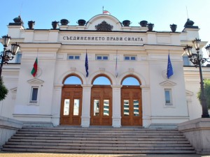 Парламентът дава 150 000 лв. за цветя
 
