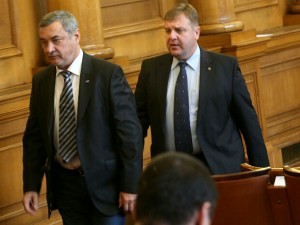 Симеонов и Каракачанов не преядоха с власт
 
 