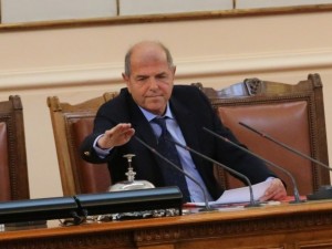Тома Томов не е диджей, че да ви пуска химна
 