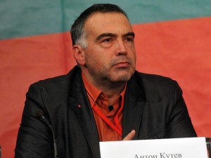 Антон Кутев: Живея в къща в гората, в двора ми пасат сърни
