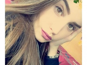 Щерката на Брендо си хвана гадже 
 
