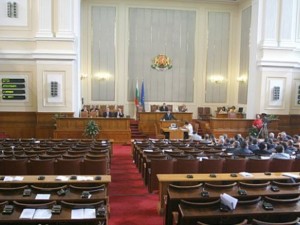 Депутатите се застраховат за 50 000 лв.
