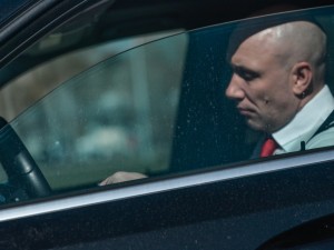 Захари Бахаров подкара джип за 130 бона 
 