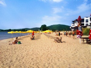 Апаши по морето лапат по 50 бона от кражби на туристи
 