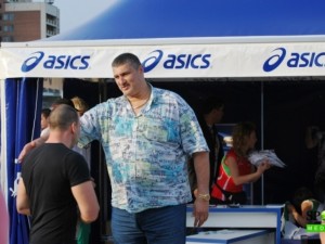 Любо Ганев тежи вече четвърт тон, яде по два хляба на ден