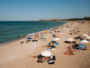 Ето какви болести може да ни донесе мръсният плаж
