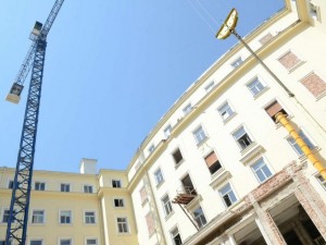 Дайте милионите за Партийния дом на пенсионерите