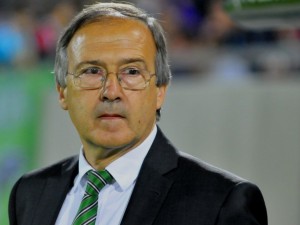 Дерменджиев разигра водевил с оставката си
 