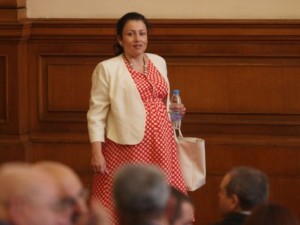 Мъжът на Деси Танева почерпи за близнаците на каракачански събор