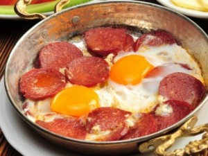 Хранят диабетици и сърдечноболни с мазни салами 

 
