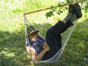 Ицко Финци сваля кръвното на село
 