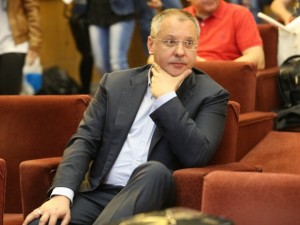 Станишев пазарува бански по 400 лв.
 