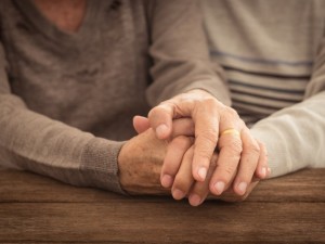 Изповедта на една вдовица: 84-годишен  полковник се нанесе у нас и ме окраде