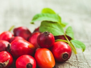 Маска от шипки връща блясъка на косата