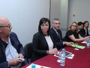 Корнелия Нинова предадена от свои