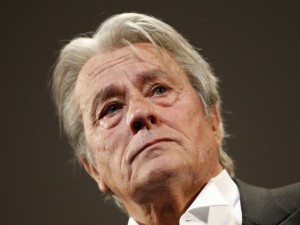 Ален Делон пред ампутация на крака
 