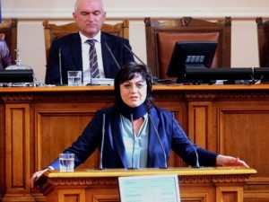 БСП в шок от прокоба над Корнелия Нинова
 