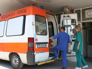 Лична драма: Жена ми се гърчеше от болка, лекарка от Бърза помощ ме изгони
 
 