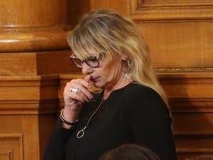 Нона Йотова разкри пред кого се прекланя в политиката
