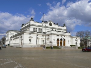 300 бона за преводачи на депутатите