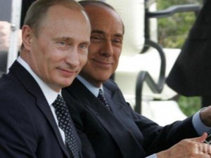 Берлускони подари чаршафи на Путин