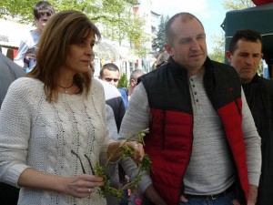 Много харесвам Радев, ама Деси се излага
 