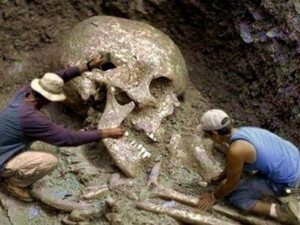 Невероятно! Изровиха костите на великан, живял преди 200 години