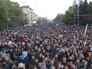  Излъгаха ни за демокрацията с 2000 евро пенсия