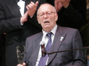 Семейството на Коста Цонев го позори
 