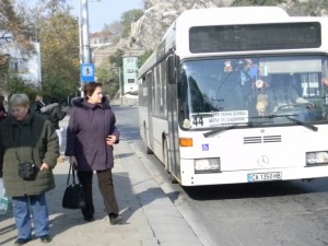 Ало, кондуктори, дъщеря ми не е „багаж”