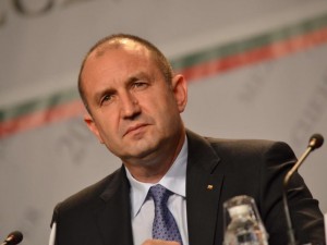Г-н президент, срамота - българският будител е интелектуалец и европеец, не е Ванга или Димков