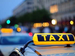 Чакаме час такси в новогодишната нощ
 