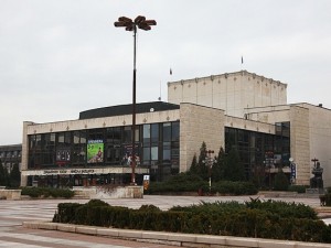 Театър потъва в Струма