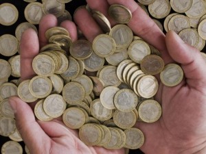 Инфлацията ни глътна с 2,4% повече пари