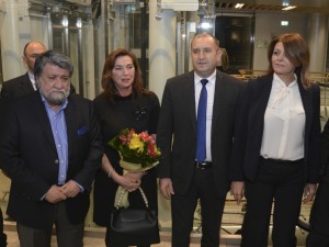 Вежди посвети изложба на любимата си Снежа
 