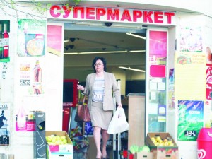 Корнелия Нинова слабее с Великденските пости