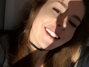 Щерката на Румен Радев движи в лоша компания
 